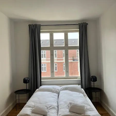 L - Gammel Jernbanevej 19 4 København