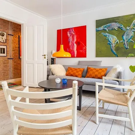 Apartment Stylish & Spacious In Trendy Norrebro