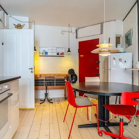 Stylish & Spacious In Trendy Norrebro Apartment