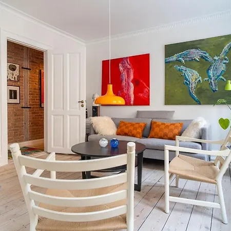 Stylish & Spacious In Trendy Norrebro Apartment Copenhagen