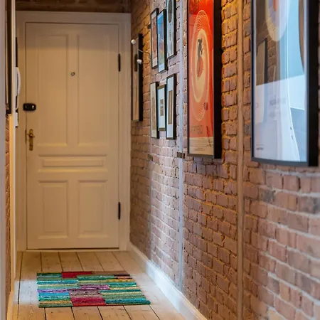 Apartment Stylish & Spacious In Trendy Norrebro