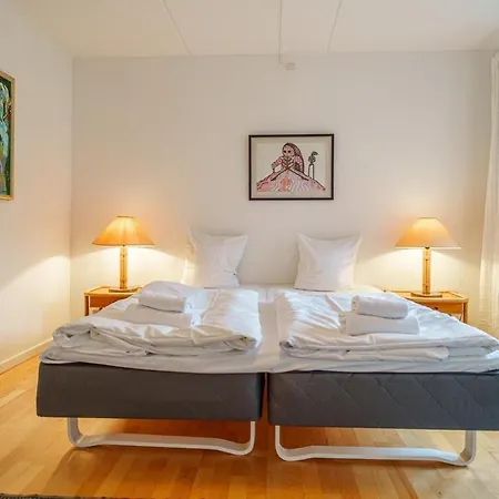 Апартаменты Spacious Canal-view Near Metro In Christianshavn *
