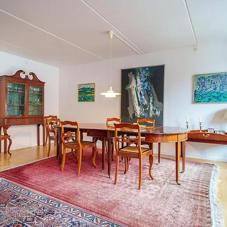 Апартаменты Spacious Canal-view Near Metro In Christianshavn