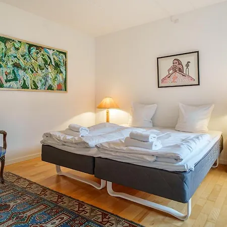 Spacious Canal-view Near Metro In Christianshavn Апартаменты *