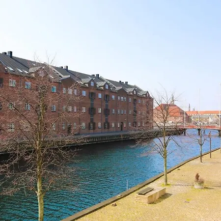 Spacious Canal-view Near Metro In Christianshavn Апартаменты Копенгаген