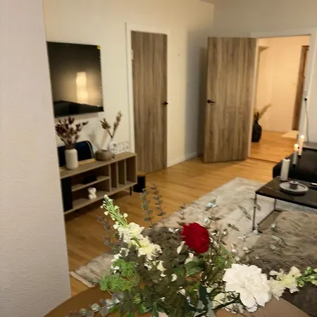 Appartement Cozy 3-room With 2 Bedrooms *
