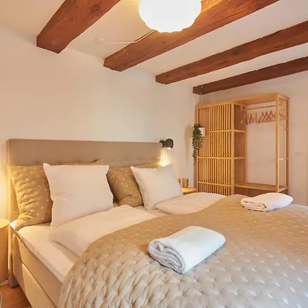 Lägenhet Warm 3br Loft With Exposed Beams *