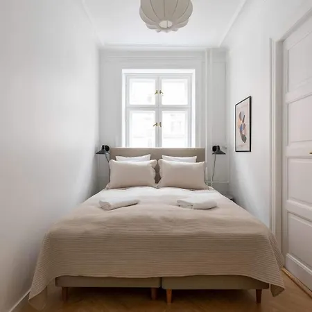 Freshly Renovated For 6 People Apartment