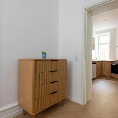 Freshly Renovated For 6 People