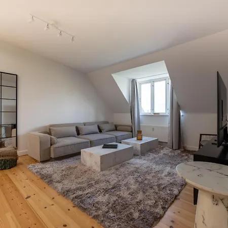 דירה Bright 3br With Balcony And Amazing View *