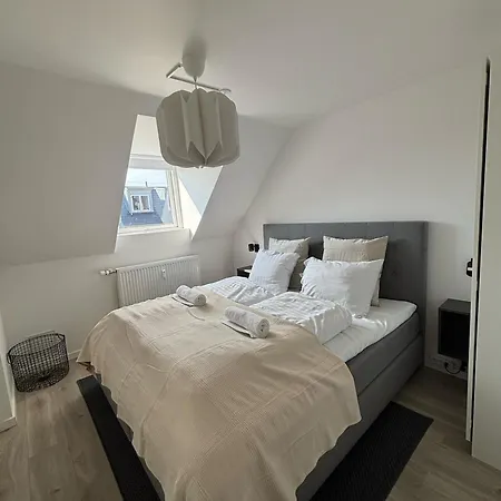 Appartement Lovely In Vibrant Area Of