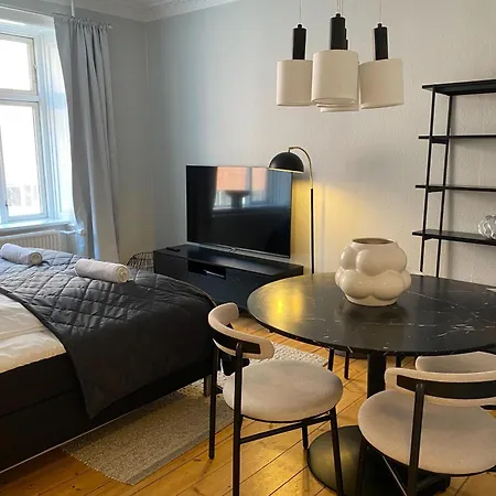 Appartement Lovely In Vibrant Area Of