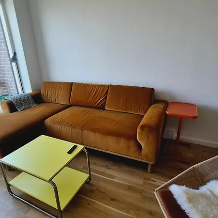 Spacious 120 Metres From Metro *