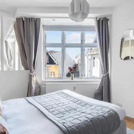 Apartman Sanders - Popular One-bedroom In The Lovely Capital