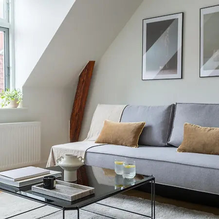 Daire Sanders Leaves - Two-bedroom With Shared Roof-top Terrace