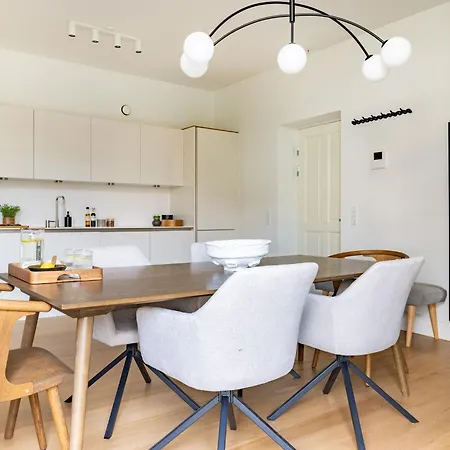 Sanders Shield - 3 Bedroom With Balcony