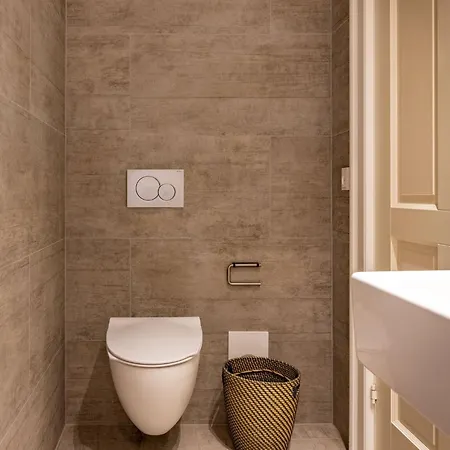 Sanders Shield - 3 Bedroom With Balcony Daire *