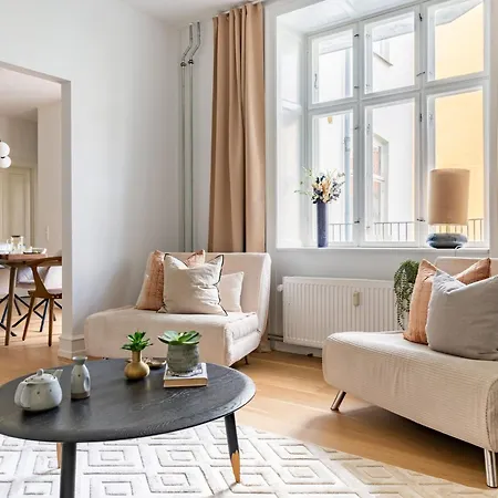 Sanders Shield - 3 Bedroom With Balcony Daire