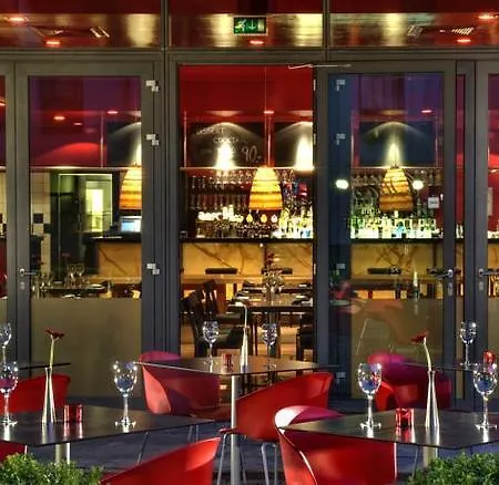Adina Apartahotel 4*