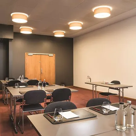 Apartahotel Adina 4*