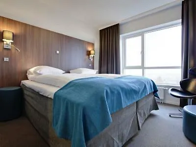 Western Park Globetrotter Airport Hotel 3*