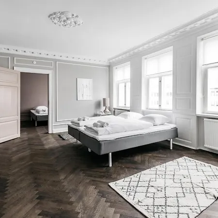 Hauser Luxury