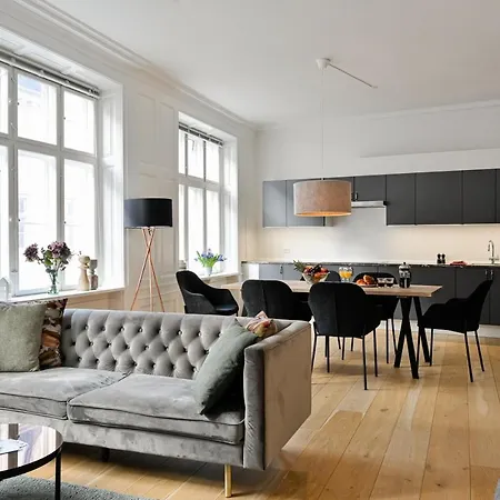 Sanders Arrow - Chic Three-bedroom In The Middle Of 公寓