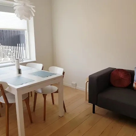 Ana's Bed & Kitchen 招待所 *