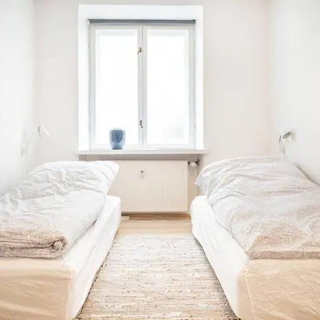 Spacious Flat In A Central, But Calm Area Of Cph Apartamento Copenhaga