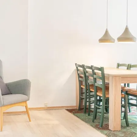 Spacious Flat In A Central, But Calm Area Of Cph Apartamento Copenhaga