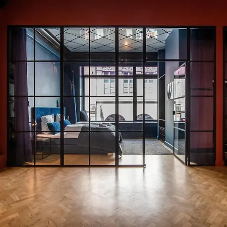 Huge Newly Redecorated Luxury Home