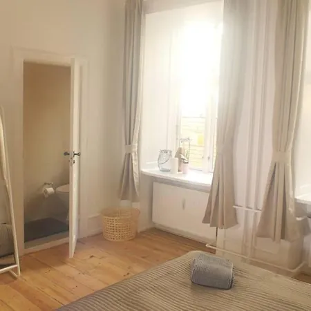 Next To New Harbor / 3 Bedroom & 2 Bath Appartement *