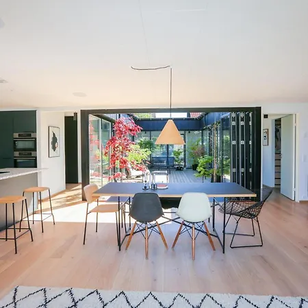 Modern Architecture Atrium House Villa