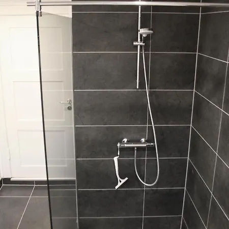 Cosy Private Close To Centre بيت ضيافة