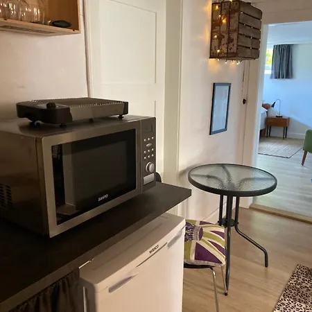 Cosy Private Close To Centre بيت ضيافة *