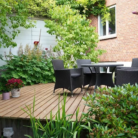 Cosy Private Close To Centre بيت ضيافة *