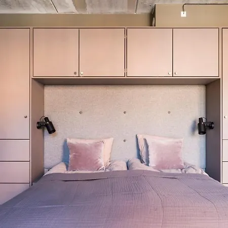Plum Guide - The Gantzel Studio *