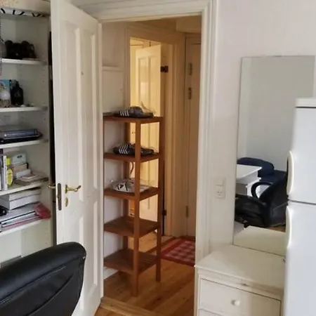 Rum i privatbostad Bright & Cozy In Zone 1 Köpenhamn