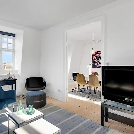 Hyggelig Two-bedroom In Osterbro Apartment *