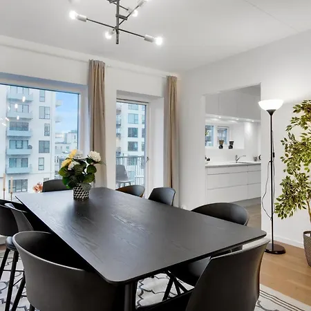 Modern 3-bedroom Near Metro Station In ørestad Lejlighed København
