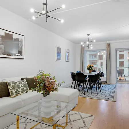 Modern 3-bedroom Near Metro Station In ørestad Lejlighed *