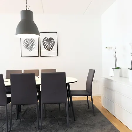 Three Bedroom In S, Edvard Thomsens Vej 81