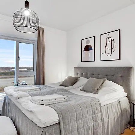 Lejlighed Modern 3-bedroom Near Metro Station In ørestad *