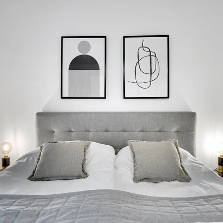 Modern 3-bedroom Near Metro Station In ørestad Lejlighed *