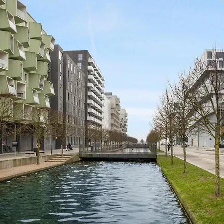Modern 3-bedroom Near Metro Station In ørestad *