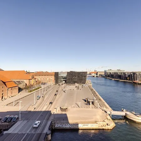 Luxury Harbourfront Penthouse With Private Rooftop Appartement *
