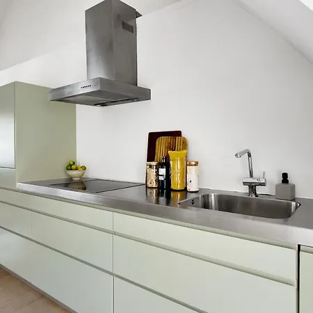 Sanders Main - Endearing Two-bedroom Duplex With A Balcony Next To Magical Nyhavn * Copenhagen