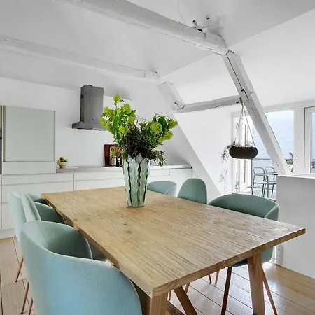 Sanders Main - Endearing Two-bedroom Duplex With A Balcony Next To Magical Nyhavn Apartment