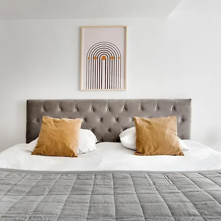 Sanders Main - Endearing Two-bedroom Duplex With A Balcony Next To Magical Nyhavn Apartment Copenhagen