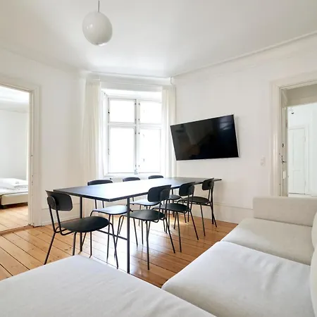 Xl Flat W 3 Bedrooms By Kings Garden In Cph *